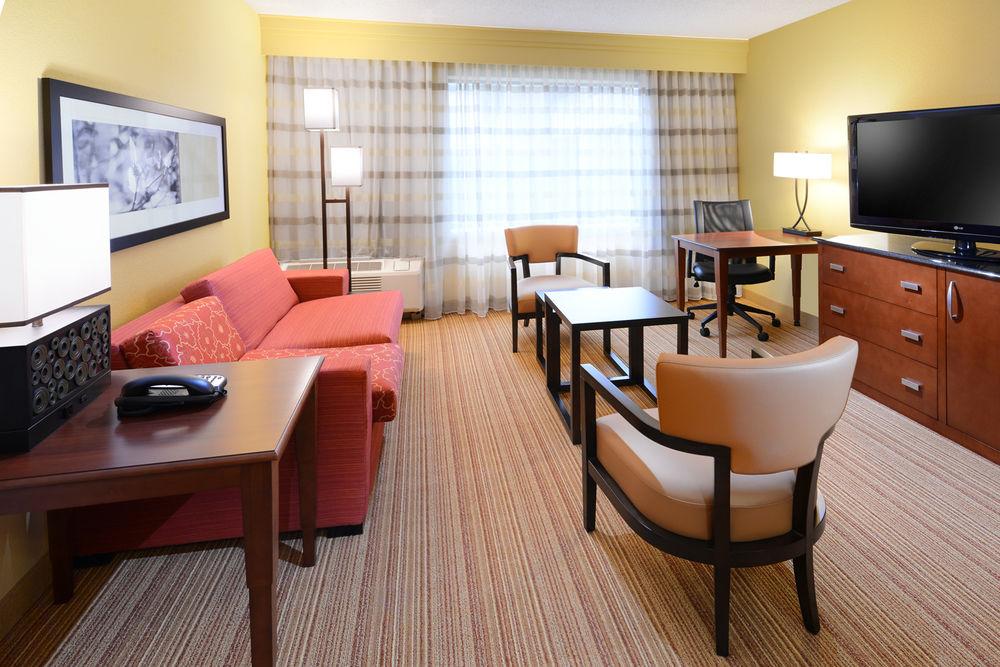 คอร์ทยาร์ด ดัลลัส พลาโน อิน เลกาซี พาร์ก Hotel ภายนอก รูปภาพ