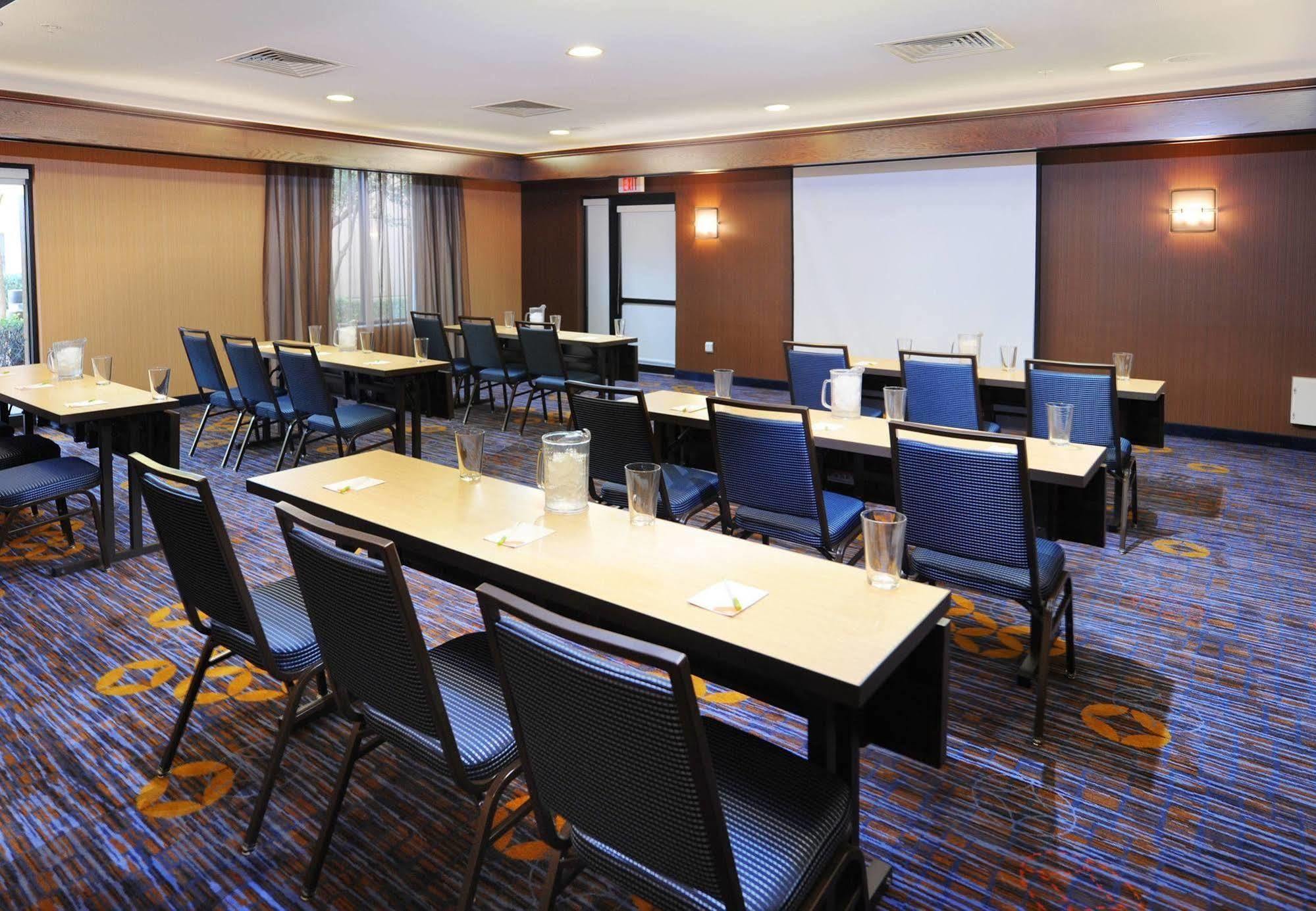 คอร์ทยาร์ด ดัลลัส พลาโน อิน เลกาซี พาร์ก Hotel ภายนอก รูปภาพ
